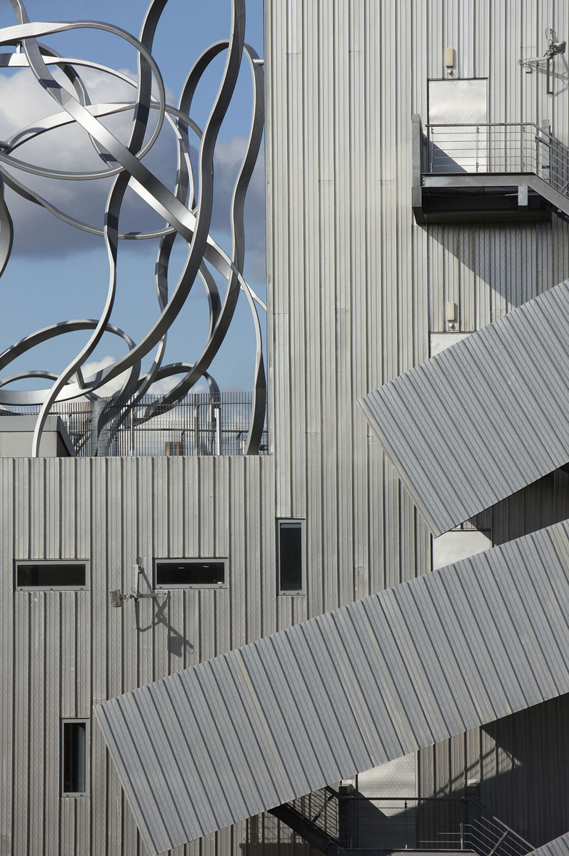The Ben Pimlott Building 'Squiggle' sculpture at Goldsmiths College | Architectural Detail Photography